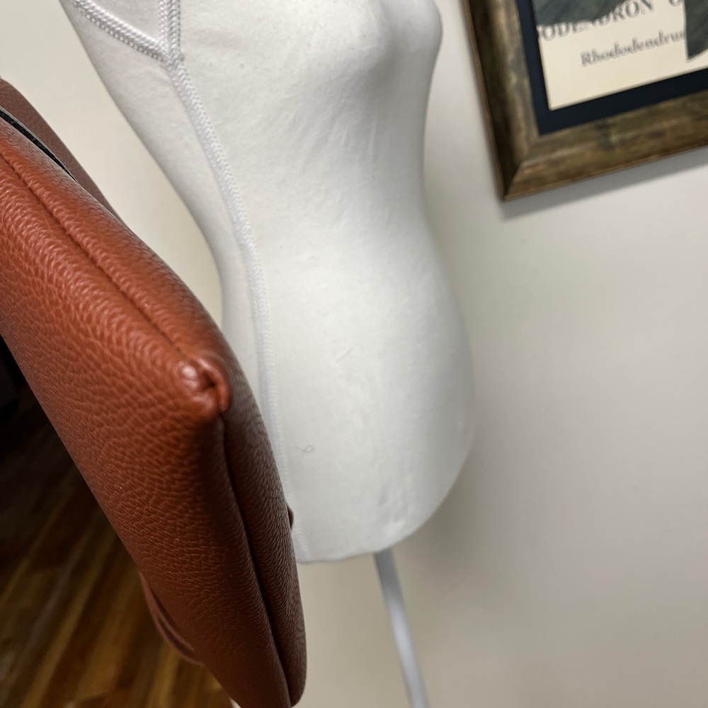 Vince Camuto, EUC, Rich Brown Textured Leather Tote, 17” x11.5”, inside pocket - Picture 6 of 11